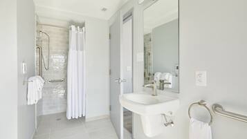 Queen Studio (Self Check-in with Virtual Front Desk) | Bathroom | Designer toiletries, hair dryer, towels, soap