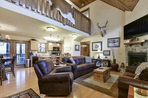 Unclassified image, 4 of 65, button