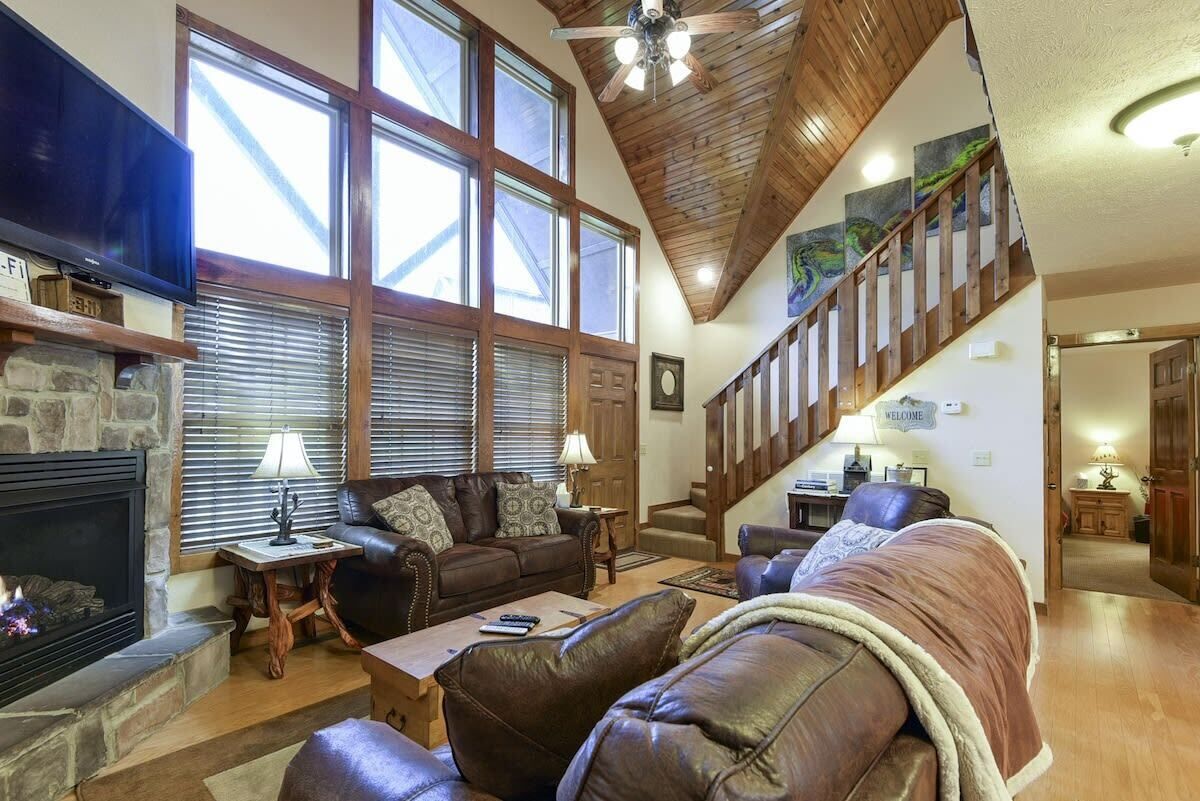 Fernseher, Kamin, Arbeitsbereiche