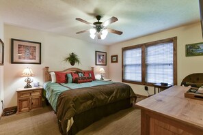 4 habitaciones, tabla de planchar con plancha, cuna de viaje y wifi