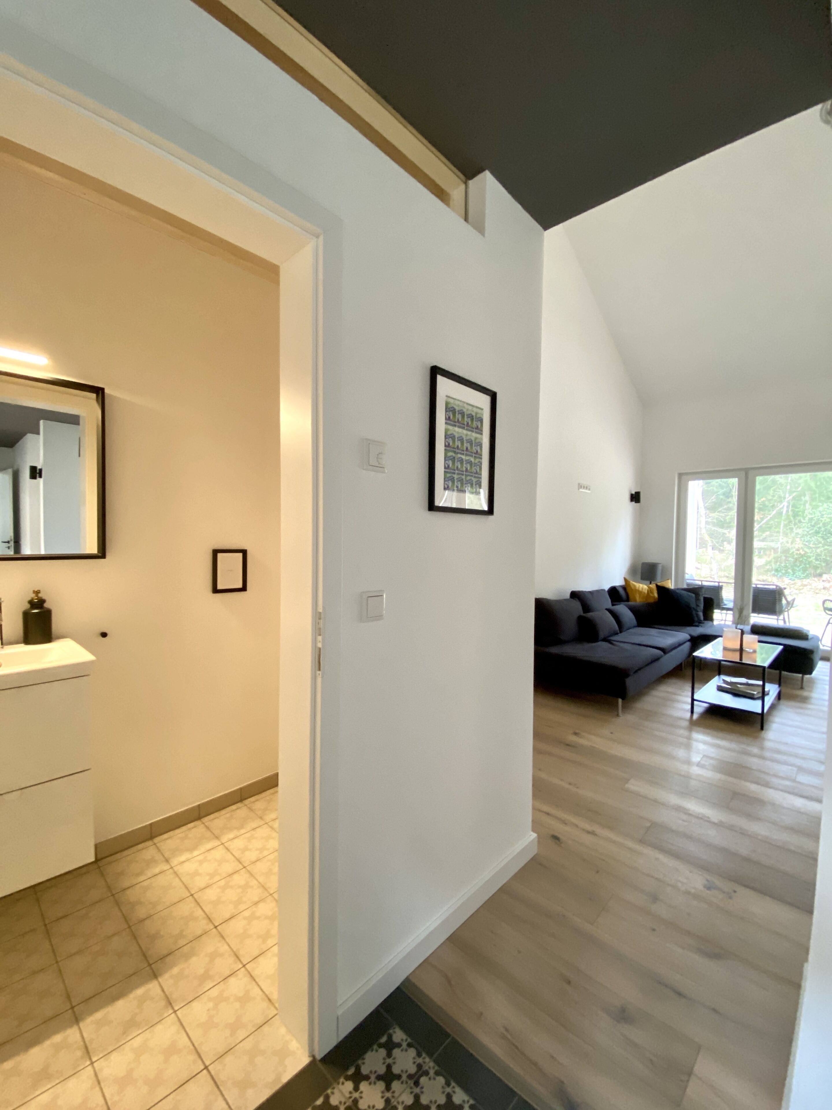 Smart-TV, Kamin, Stereoanlage