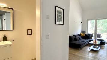 Smart-TV, Kamin, Stereoanlage