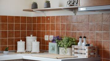 Villa Deluxe | Cuisine privée | Surface de cuisson, cafetière-théière, bouilloire électrique