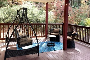 Property grounds - YoBee! Heart of Yosemite. Cozy View Studio. Park Entrance + Free Breakfast ~L8 (Yosemite National Park)