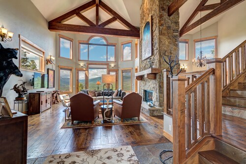 Best views in Breck! 5bed/6bth/shuttle/close to hiking trails & downtown