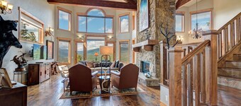 Best views in Breck! 5bed/6bth/shuttle/close to hiking trails & downtown