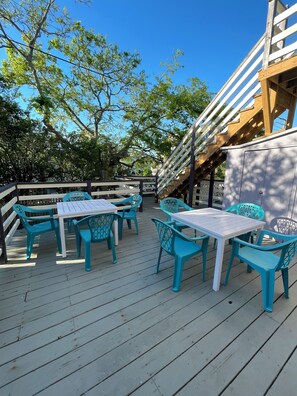 Outdoor dining - Newly renovated Kitchen, 1 block from the Beach-1st Floor-Linens&Towels included (Cape May)