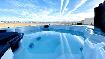 Bañera de hidromasaje exterior