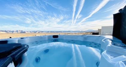 Breathtaking Lake Powell Views from Surf-Themed Home with Hot Tub - Sleeps 14+