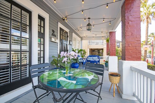 Hemingway House Boutique Hotel