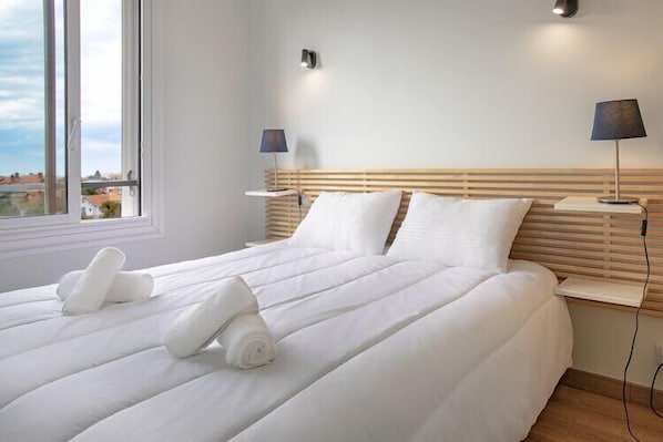 3 bedrooms - Superb T4 freshly renovated in the heart of the city, with parking space (Biarritz)