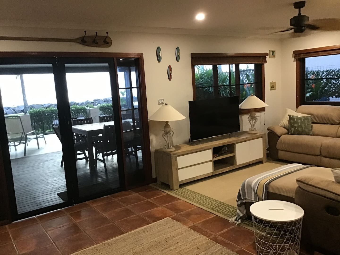  Bella Ohana Ocean views over the coral sea relax in the spa on sunset — image 17