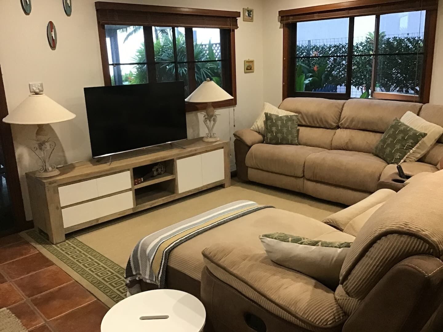  Bella Ohana Ocean views over the coral sea relax in the spa on sunset — image 19