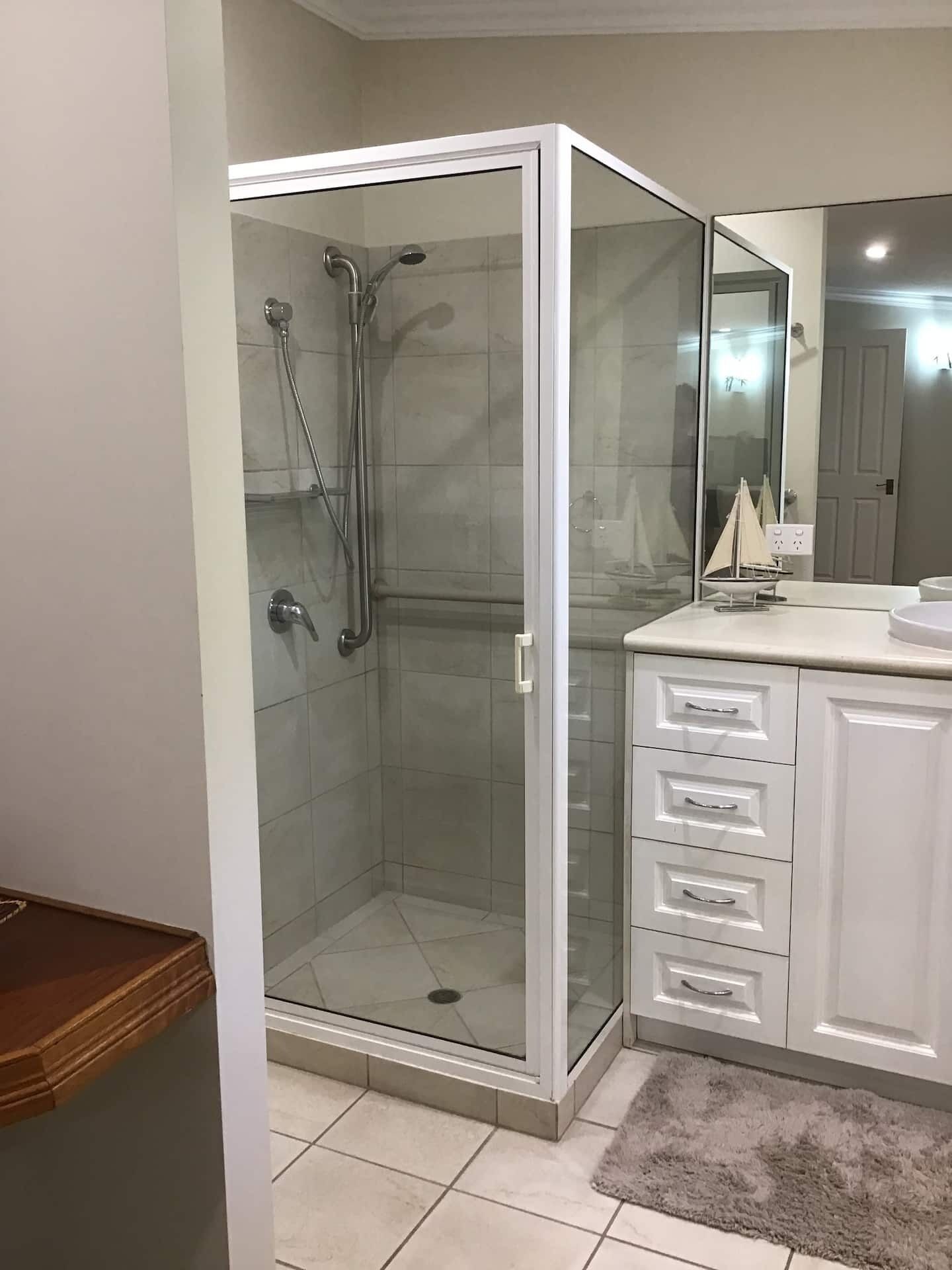  Bella Ohana Ocean views over the coral sea relax in the spa on sunset — image 29