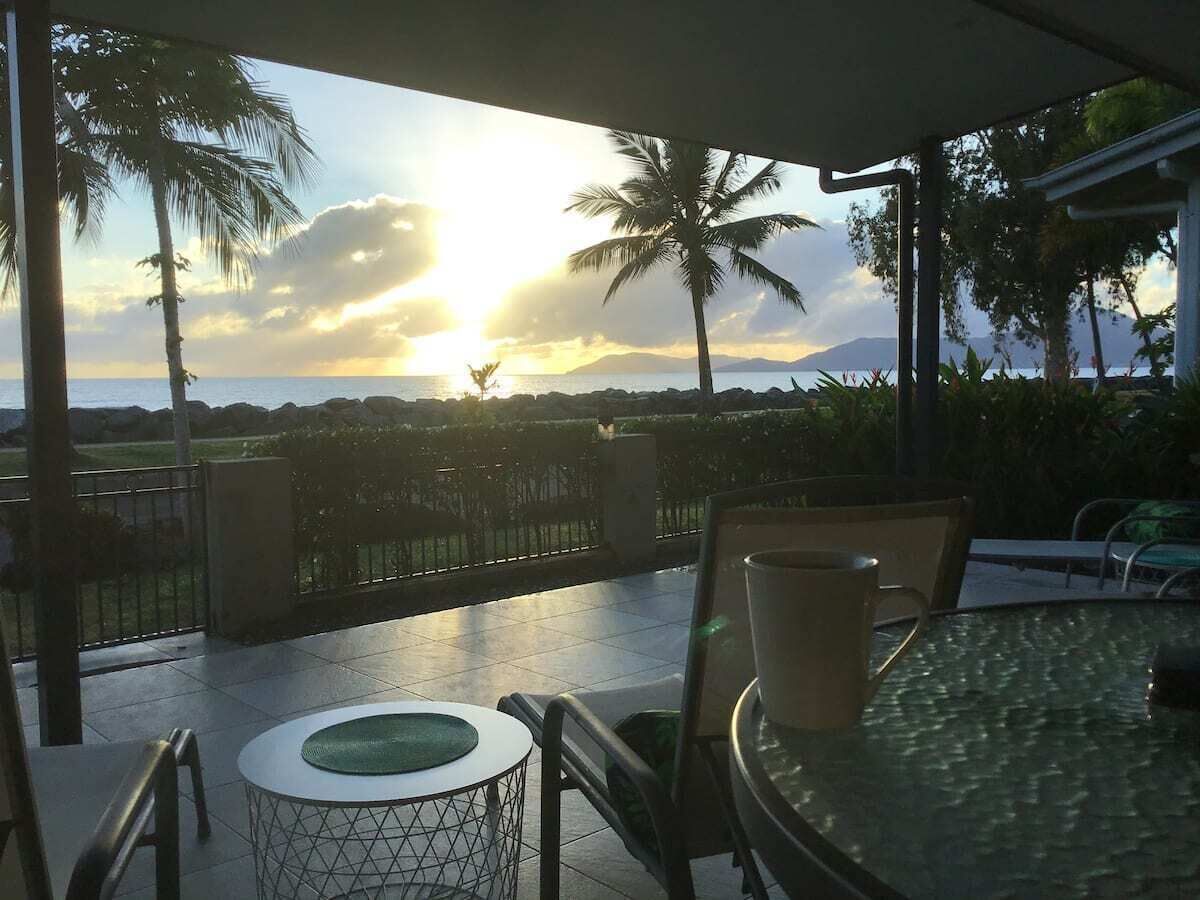  Bella Ohana Ocean views over the coral sea relax in the spa on sunset — image 12