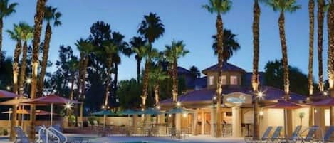 Outdoor pool, a heated pool