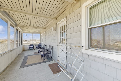 Fenwick Island Condo on 2nd Floor w/Free WiFi, Washer/Dryer, Central AC, & Cable