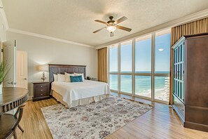 5 dormitoris, wifi gratuïta i roba de llit 