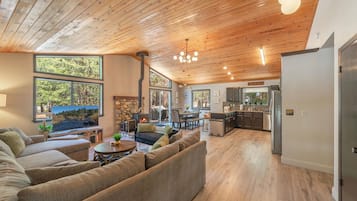 TV connectée, cheminée