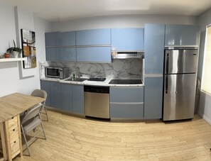 Fridge, microwave, oven, stovetop - LOCATION #1 NO CAR NEEDED (Miami Beach)