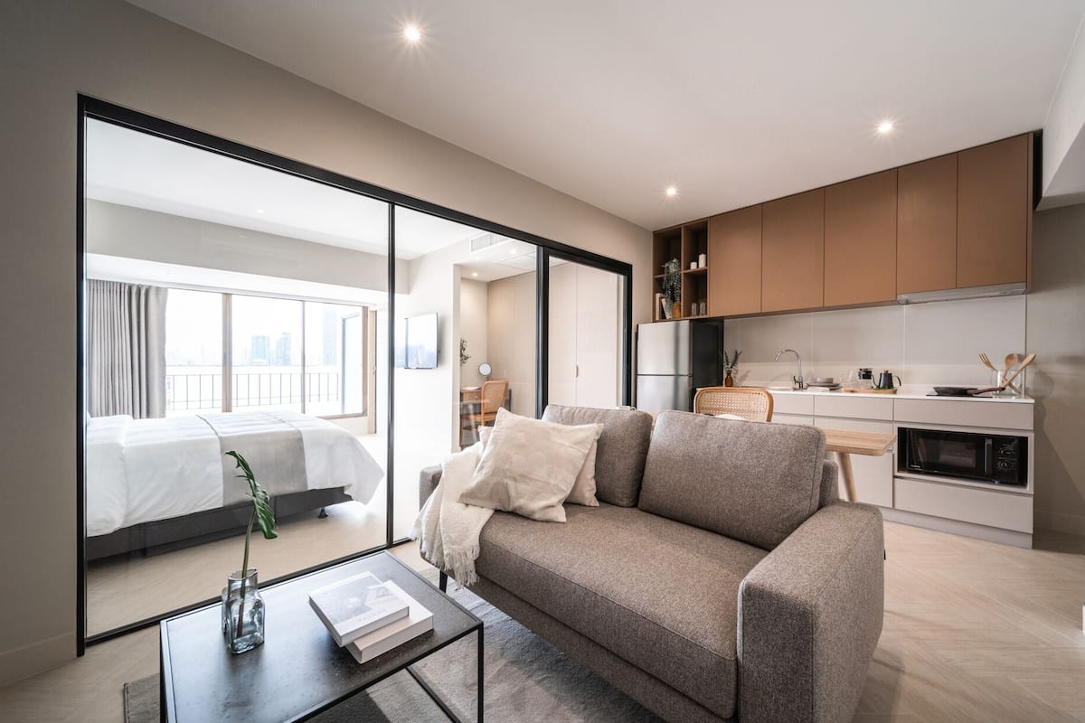 1 bedroom, in-room safe, desk, blackout curtains