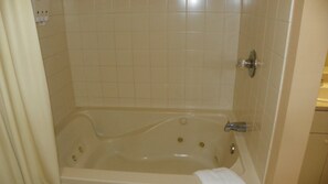 Condo (PB Mar 19th-21st, 2Jen, Lincoln) | Bathroom