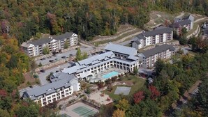 Condo (PB Jul 2nd-9th, 2Shw, Lincoln 1) | Exterior
