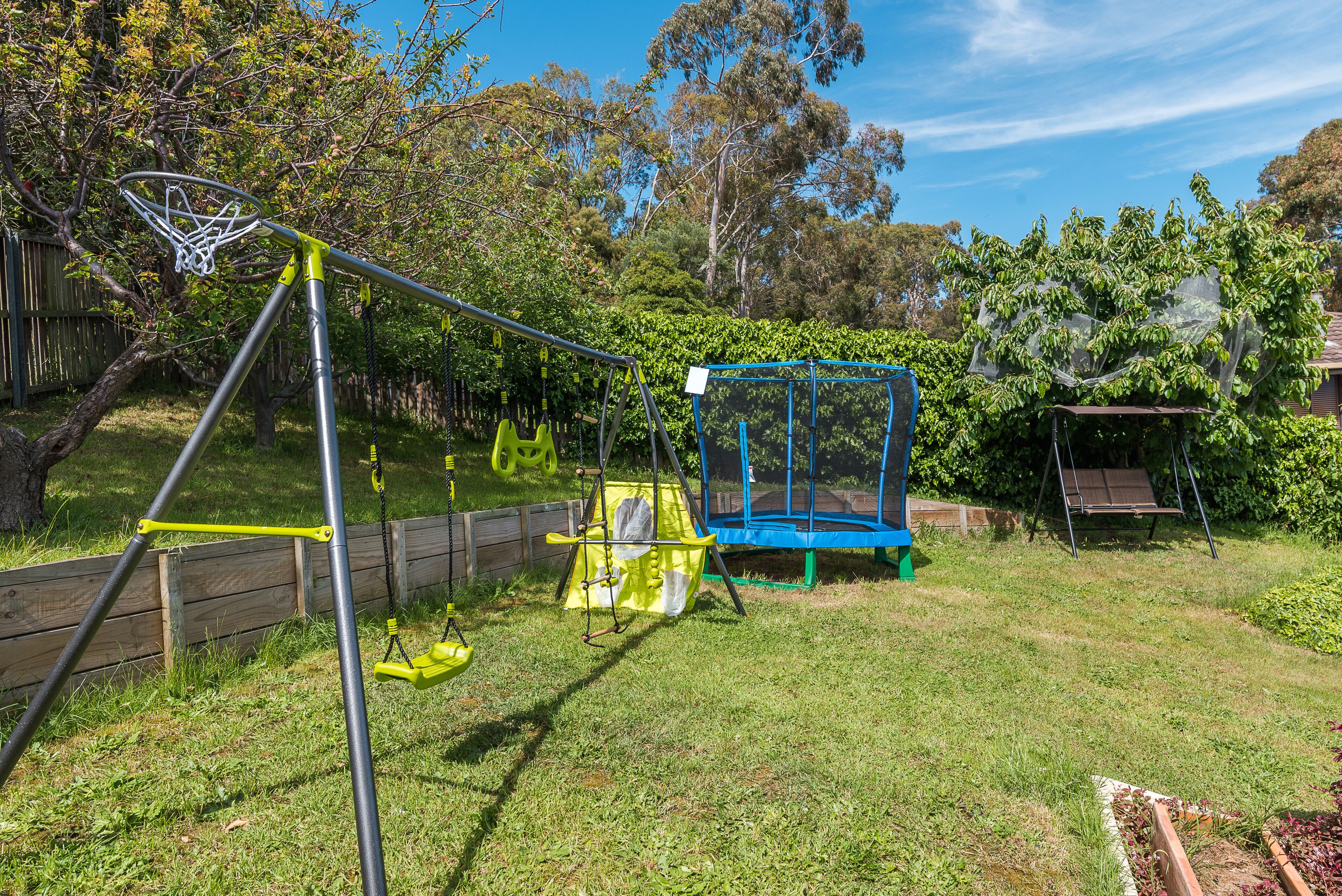 Water/Bridge view; FAMILY is what this house is all about; 10 mins drive to city — image 29