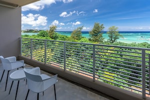 Deluxe Triple Room, Non Smoking, Garden View | Individually decorated, individually furnished, desk, free WiFi