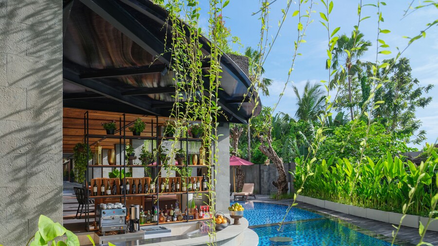 Kayumas Seminyak Resort