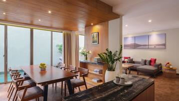 4 Bedrooms Suite with Private Pool | Dining room