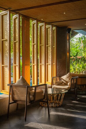 Lobby lounge - Kayumas Seminyak Resort (Seminyak)