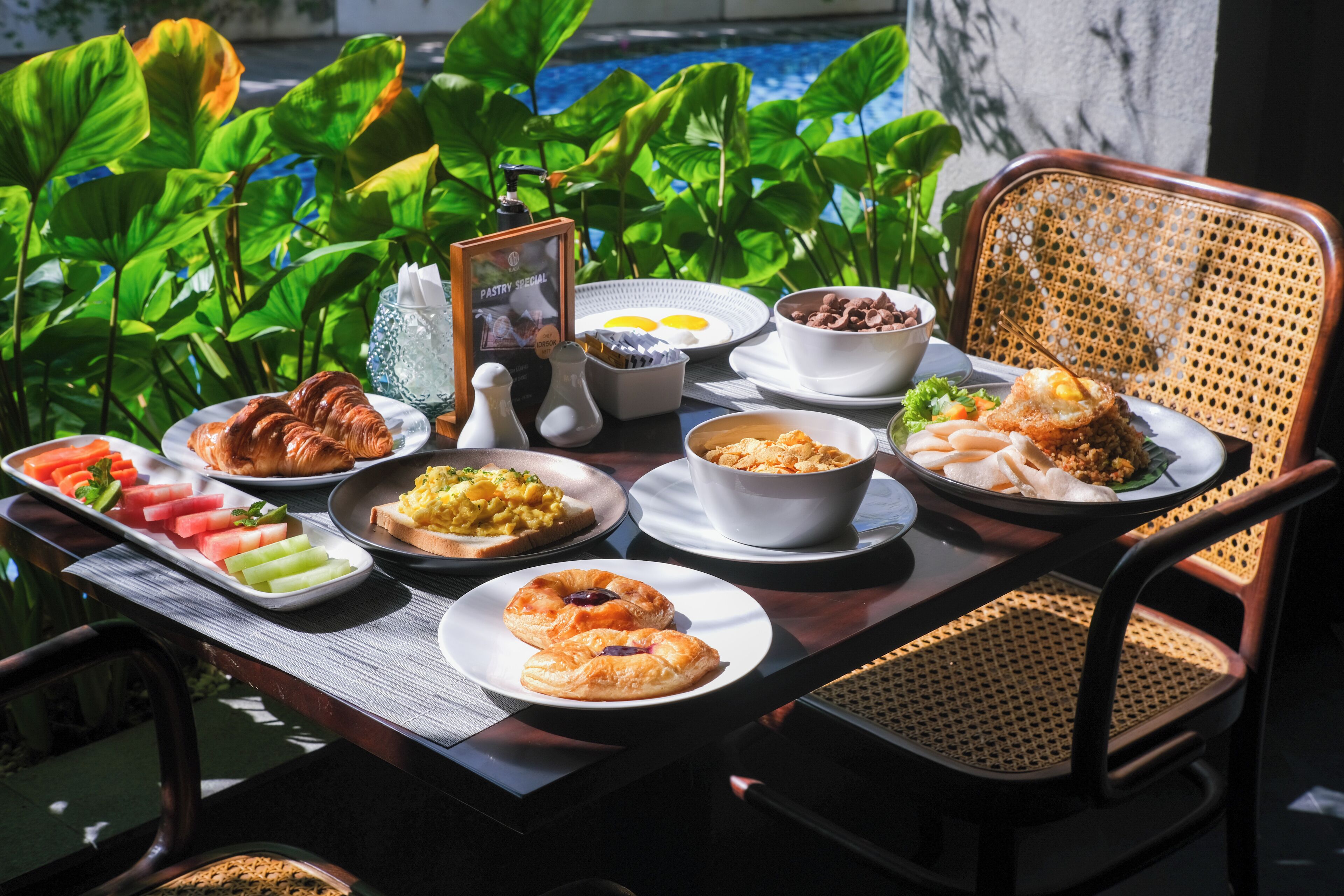 Daily buffet breakfast (IDR 185000 per person)