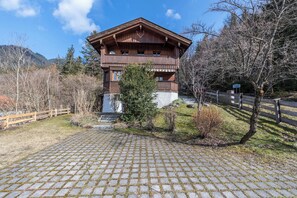 Exterior - Family-Friendly Vacation Home "Löweneck" with Garden & Wi-Fi (Bayrischzell)