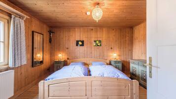 4 chambres, fer et planche à repasser, Wi-Fi gratuit, draps fournis