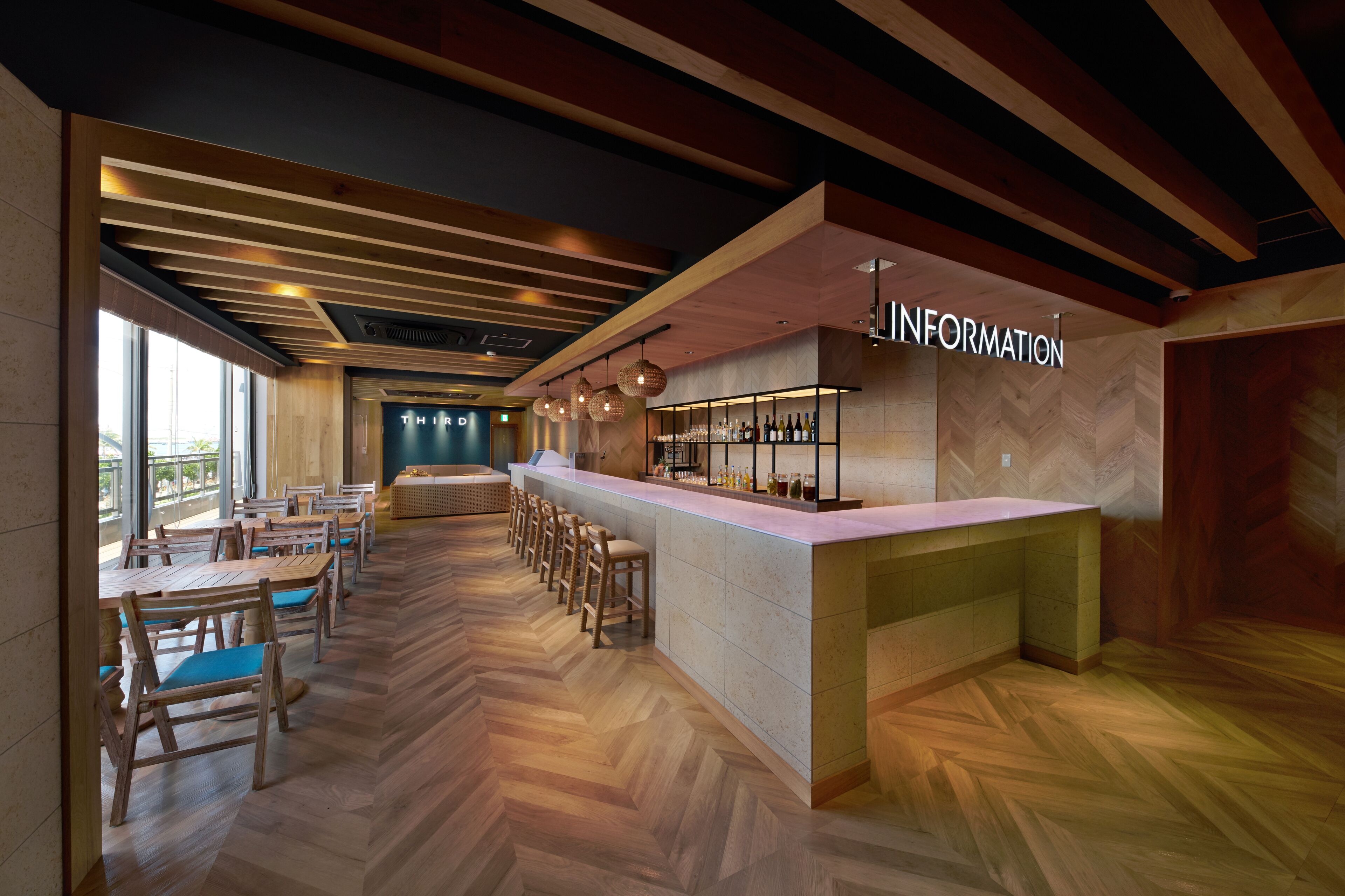 breakfast and dinner served, fusion cuisine