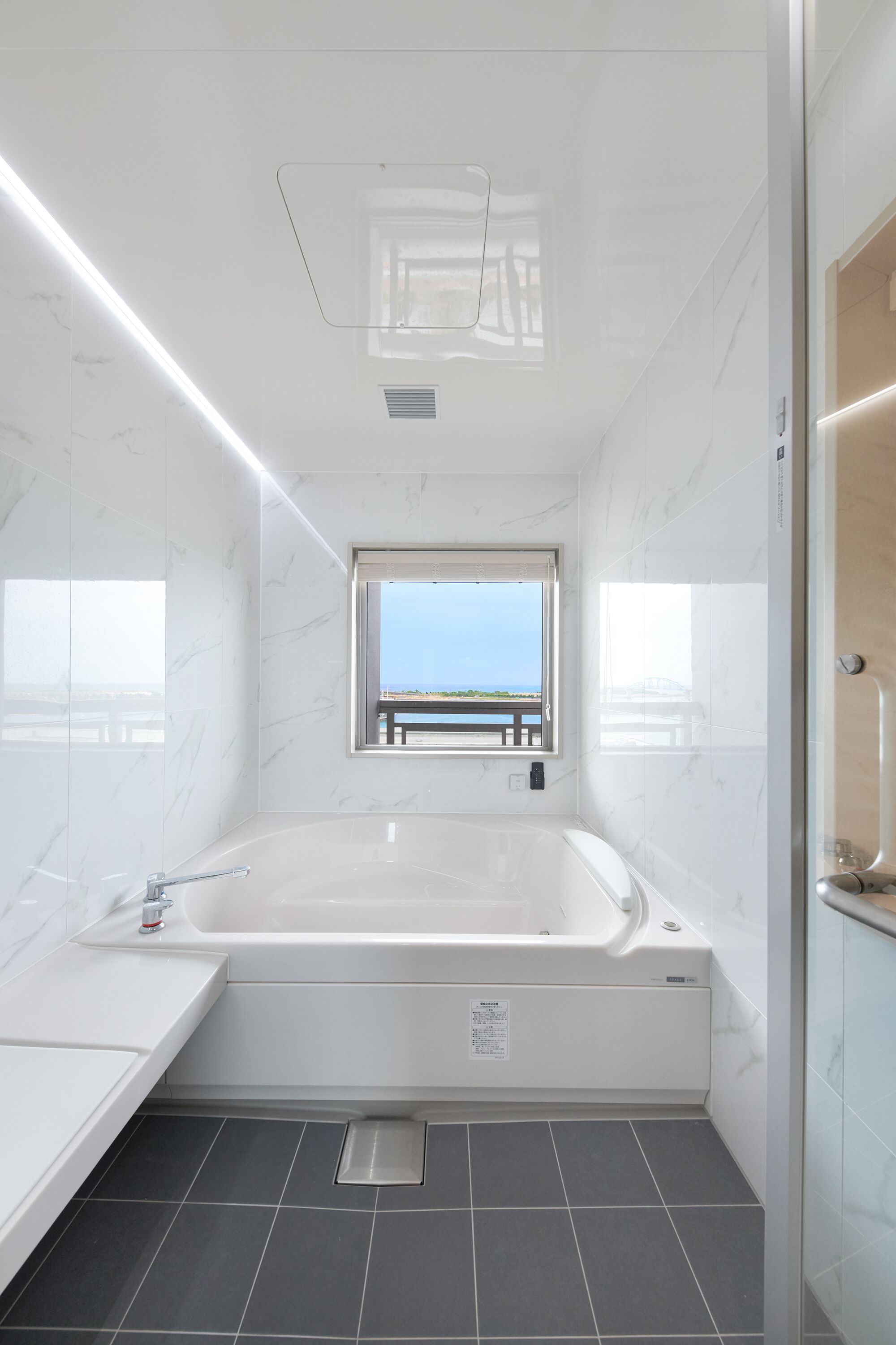 terrace suite, non smoking, sea view | bathroom | free toiletries, hair dryer, slippers, bidet