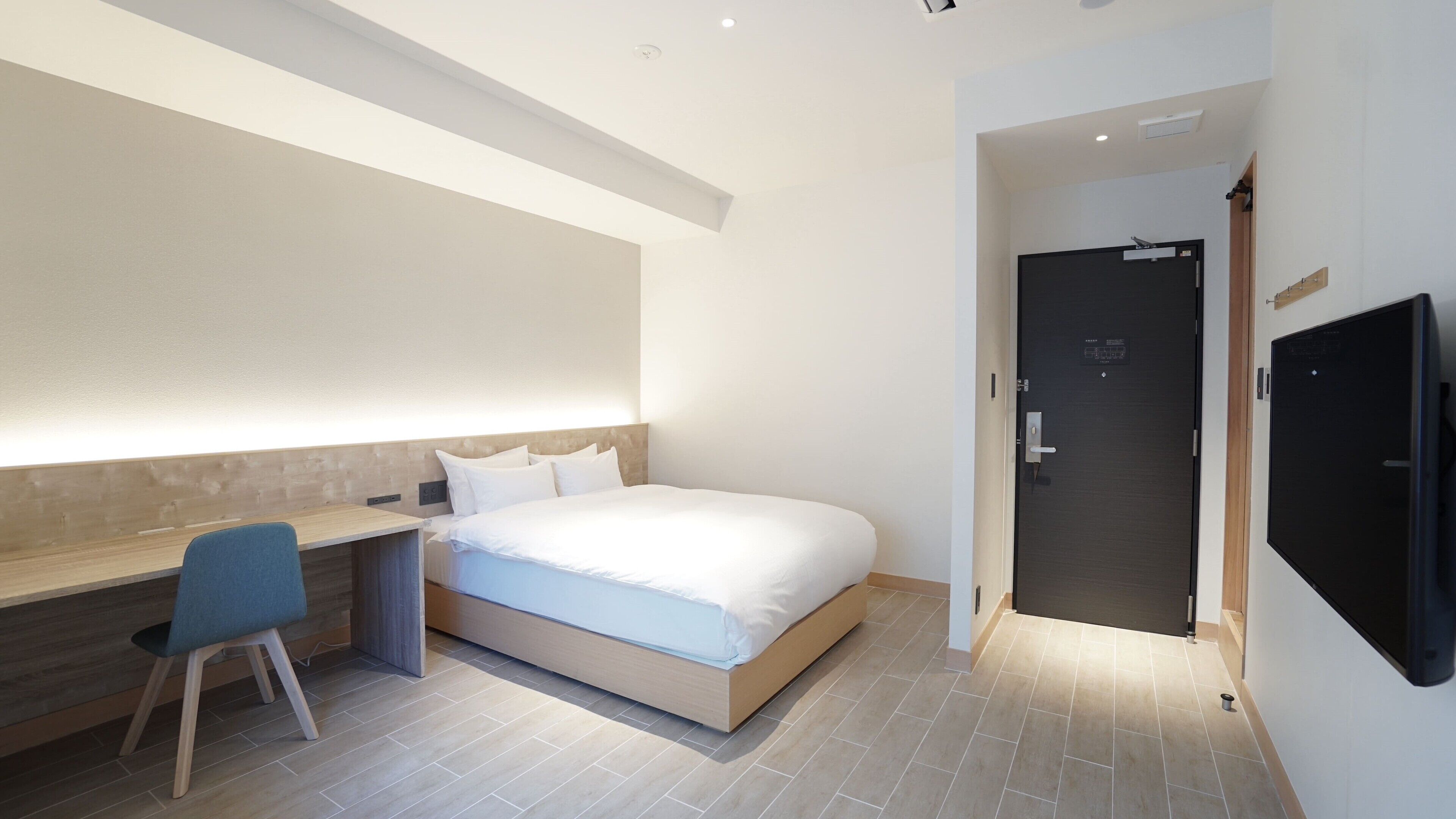 Premium bedding, down duvets, pillow-top beds, soundproofing