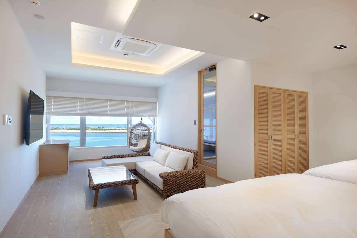 Junior suite, niet-roken, uitzicht op zee | 1 slaapkamer, luxe beddengoed, donzen dekbedden, pillowtop-bedden