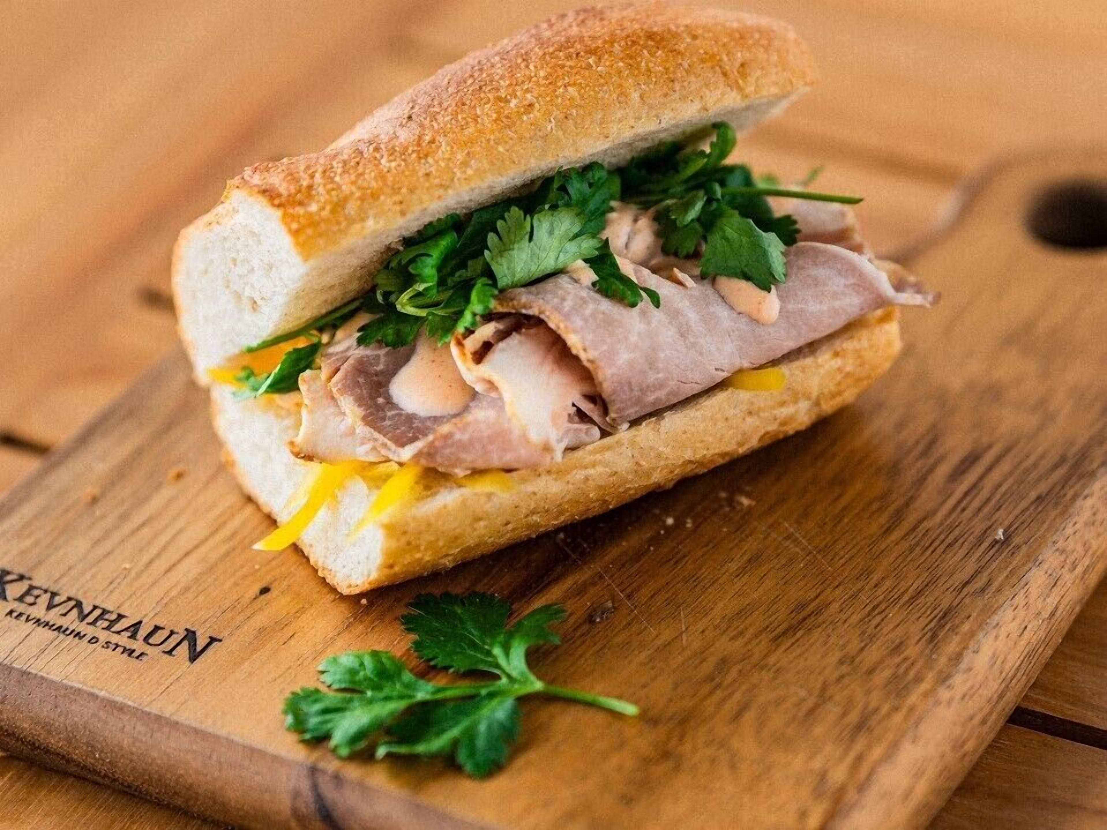 breakfast and dinner served, fusion cuisine