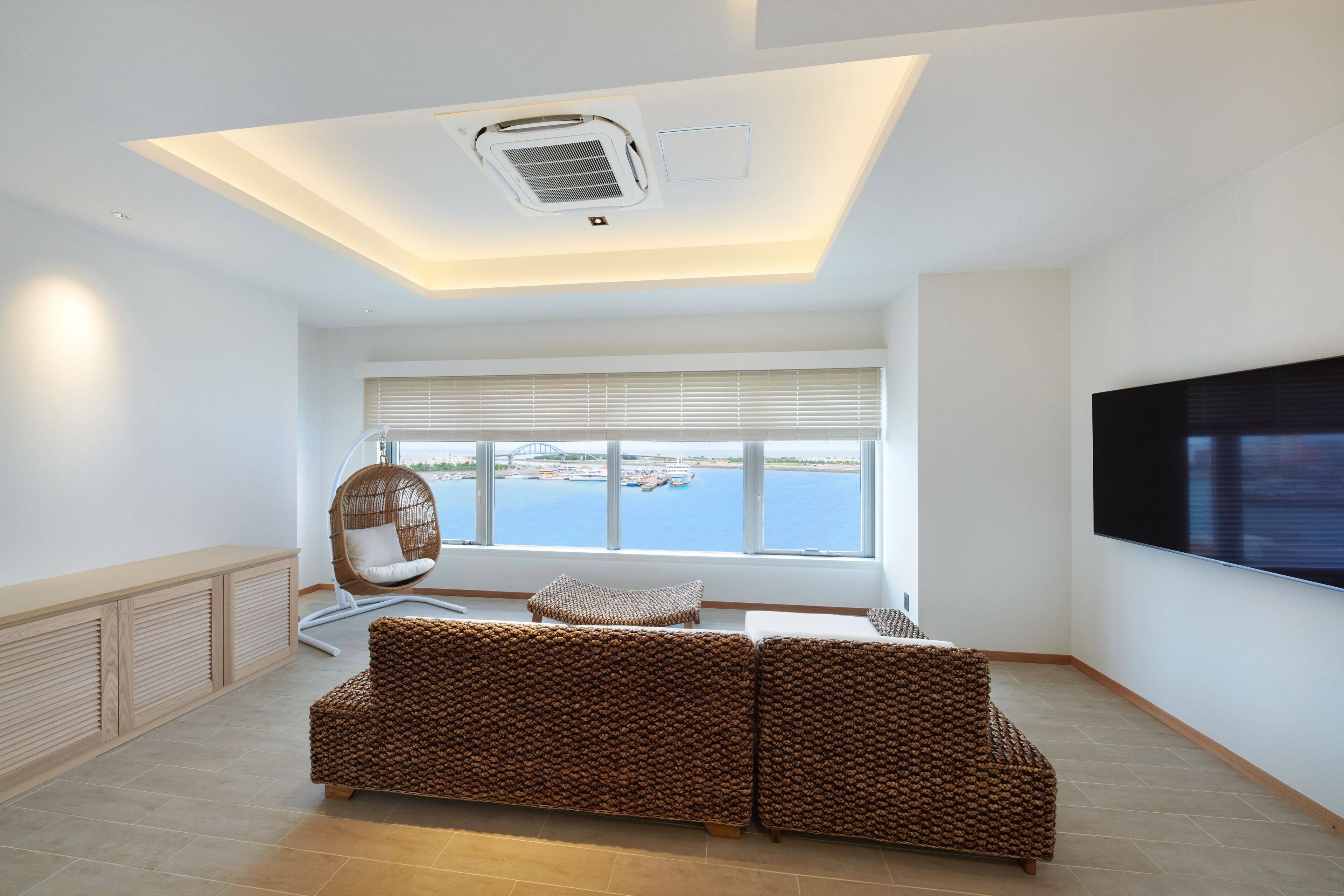 wide-living junior suite, non smoking, sea view | beach/ocean view
