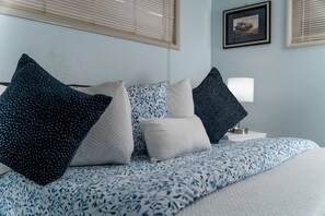 2 bedrooms, iron/ironing board, free WiFi