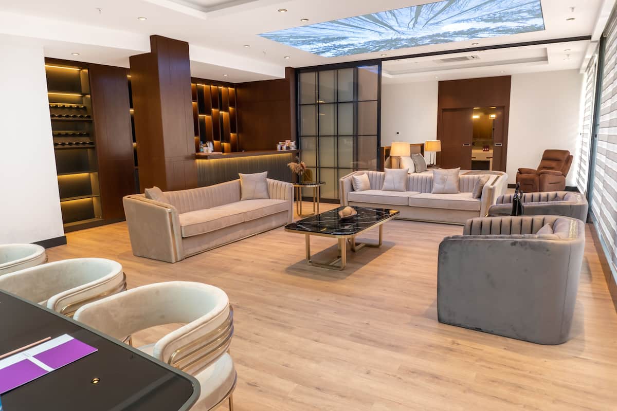 Phòng Presidential | Bộ đồ giường kháng dị ứng, minibar, két bảo mật tại phòng, bàn