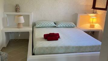 5 bedrooms, iron/ironing board, free WiFi, bed sheets