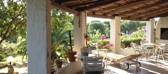 Villa "Bella Vista" with Sea View, Garden & Wi-Fi