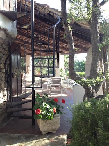 Villa "Bella Vista" with Sea View, Garden & Wi-Fi