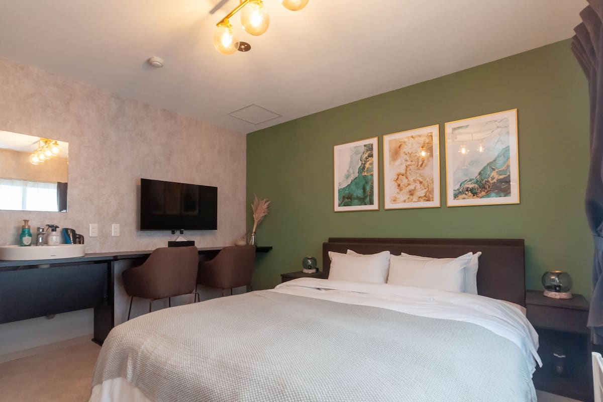 Deluxe Double Room | Free WiFi, bed sheets