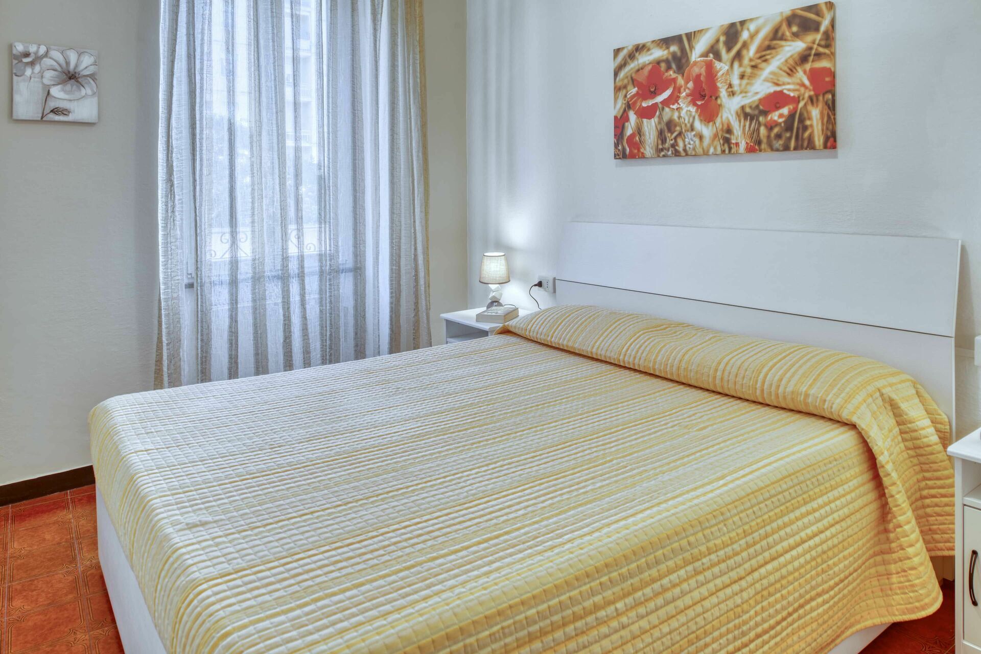 2 bedrooms, iron/ironing board, travel cot, free WiFi