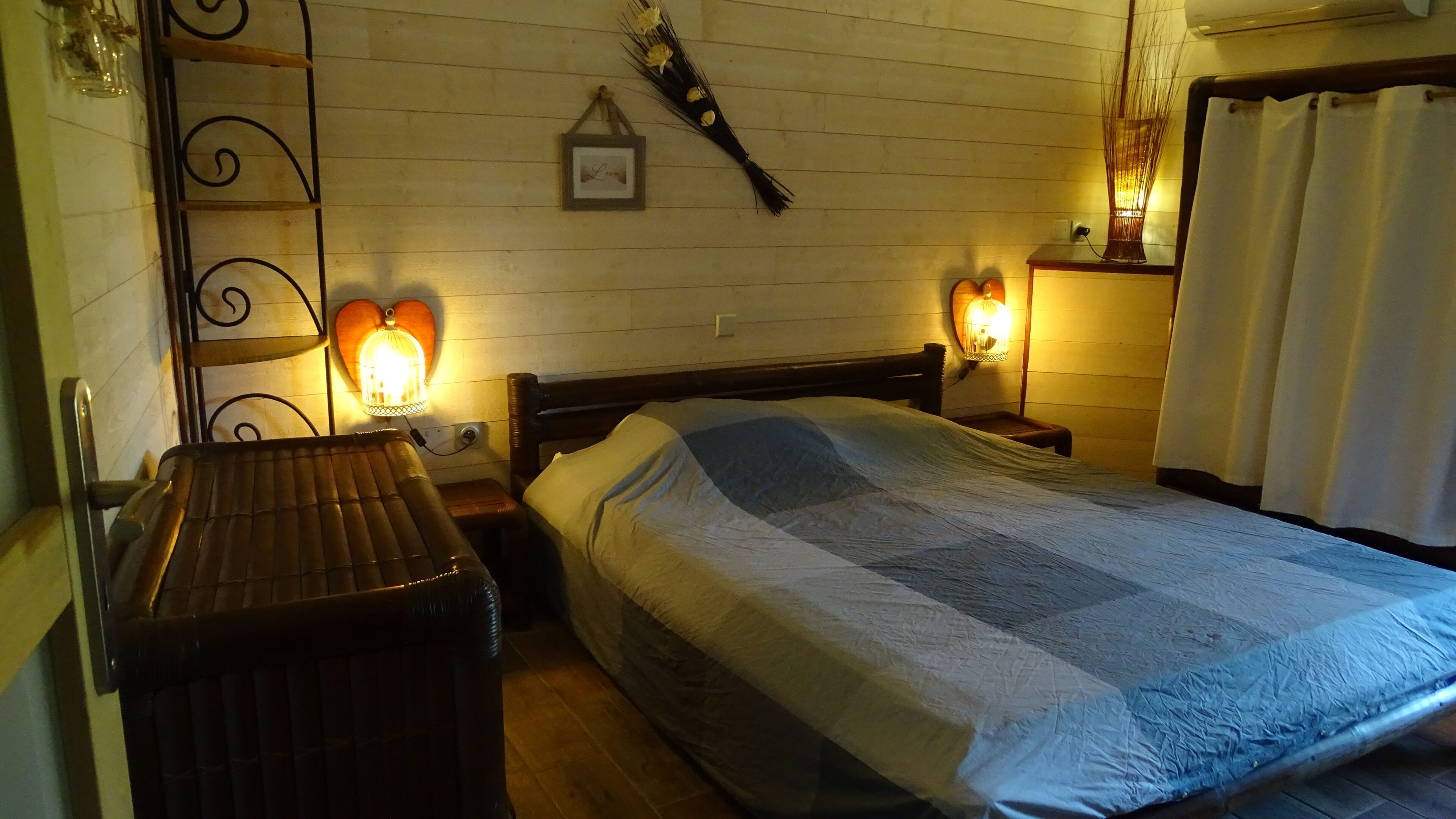 2 bedrooms, iron/ironing board, travel cot, free WiFi