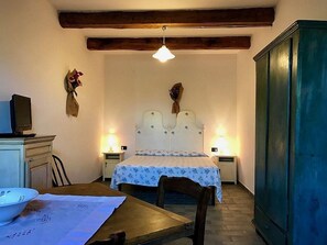 Bügeleisen/Bügelbrett, kostenloses WLAN, Bettwäsche